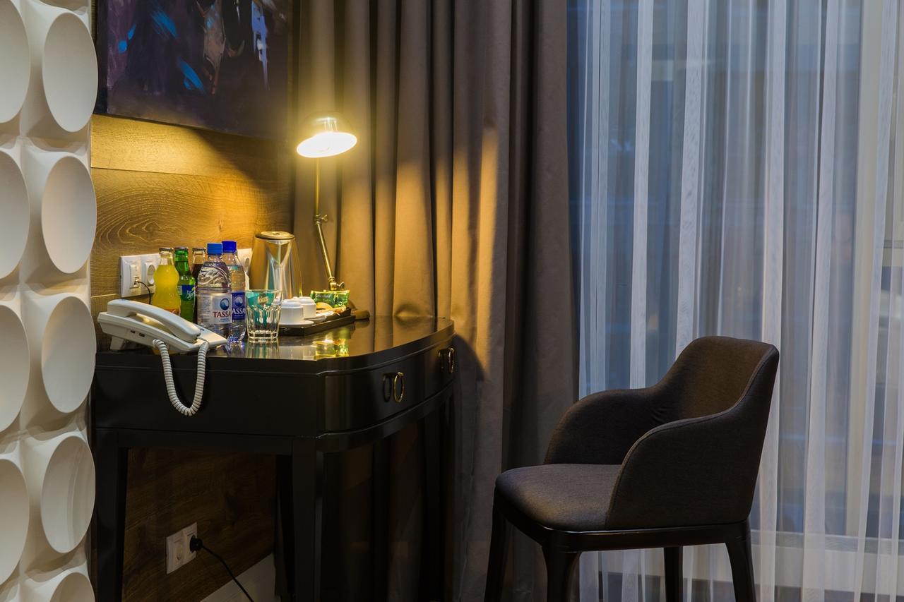 Qonaq Hotel Astana Buitenkant foto